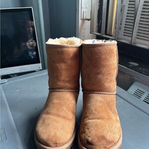UGG Chestnut Winter Boots